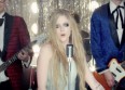 Avril Lavigne au bal de promo dans son clip