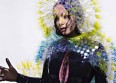 Björk panse ses plaies dans le clip de "Family"