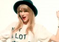Taylor Swift s'amuse dans le clip de "22"