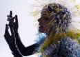 Björk publie le clip étrange de "Lionsong"