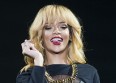 Rihanna frappe un fan en plein concert !