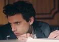 Mika dans le clip "Beautiful Disaster"
