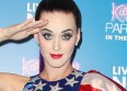 Katy Perry se vautre sur scène !
