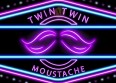 Twin Twin délire dans le clip "Moustache"