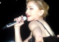 Madonna : après un sein... elle montre ses fesses