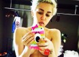Miley Cyrus parodie "Mary à tout prix"... topless !
