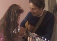 Vianney chante avec une jeune fan malade