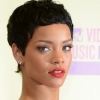 Rihanna : son nouveau look aux MTV Video Music Awards 2012 (photos)