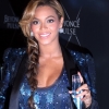 Beyonc�, enceinte, lance son parfum : photos