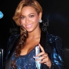 Beyonc�, enceinte, lance son parfum : photos