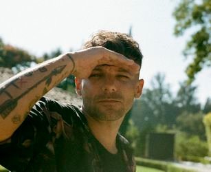 LouisTOMLINSON2.jpg.f97558abdf2cce1a8f4539507eac78d1.jpg