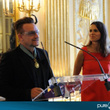 Le chanteur Bono décoré par Aurélie Filippetti : photos