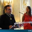 Le chanteur Bono décoré par Aurélie Filippetti : photos