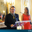 Le chanteur Bono décoré par Aurélie Filippetti : photos
