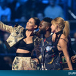 MTV EMA 2015, du red carpet aux lives avec Justin Bieber, Ashley Benson... (photos)