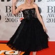BRIT Awards 2016, du tapis rouge aux lives avec Adele, Justin Bieber, Rihanna... : photos