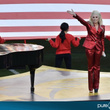 Lady Gaga chante l'hymne national américain au Super Bowl 2016 : photos