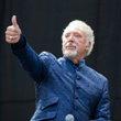 Tom Jones, LMFAO, Gossip et Rita Ora étaient au V Festival 2012 : photos
