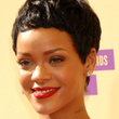 Rihanna : son nouveau look aux MTV Video Music Awards 2012 (photos)