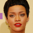 Rihanna : son nouveau look aux MTV Video Music Awards 2012 (photos)