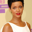 Rihanna : son nouveau look aux MTV Video Music Awards 2012 (photos)