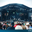Vieilles Charrues : jour 2 (photos The Cure, M83, Thomas Dutronc...)