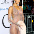 Rihanna et sa robe transparente, vedettes des CFDA Fashion Awards : photos