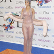 Rihanna et sa robe transparente, vedettes des CFDA Fashion Awards : photos