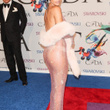 Rihanna et sa robe transparente, vedettes des CFDA Fashion Awards : photos