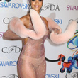 Rihanna et sa robe transparente, vedettes des CFDA Fashion Awards : photos