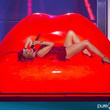 Kylie Minogue lance le "Kiss Me Once Tour", un show sexy : photos