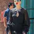 Lady Gaga en mode "ARTPOP" dans les studios de E! News : photos