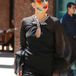 Lady Gaga en mode "ARTPOP" dans les studios de E! News : photos