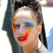 Lady Gaga en mode "ARTPOP" dans les studios de E! News : photos