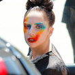 Lady Gaga en mode "ARTPOP" dans les studios de E! News : photos