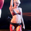 Miley Cyrus choque sur son "Bangerz Tour" : photos
