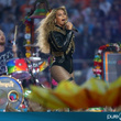 Coldplay, Beyoncé et Bruno Mars mettent le feu au Super Bowl 2016 : photos