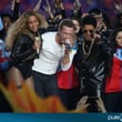 Coldplay, Beyoncé et Bruno Mars mettent le feu au Super Bowl 2016 : photos