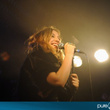Izia en concert privé : photos et vidéos
