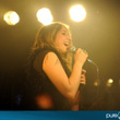 Izia en concert privé : photos et vidéos