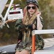 Avril Lavigne sur le tournage de "Rock N Roll" : photos