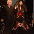 Conchita Wurst défile en robe de mariée pour Jean-Paul Gaultier : photos