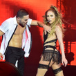 Jennifer Lopez choque lors d'un live torride à Singapour : photos