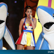 Katy Perry ambiance le Super Bowl avec Lenny Kravitz et Missy Elliott : photos