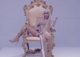 Ava Max, véritable reine sur "Kings and Queens"