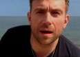 Damon Albarn chante "Heavy Seas of Love"