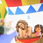Shakira en duo avec Dora l'exploratrice