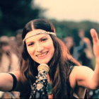 Laura Pausini : hippie pour son nouveau clip