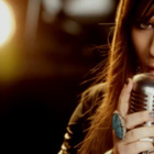Kelly Clarkson se sent "Stronger"
