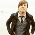 Owl City plus dance sur "The Midsummer Station"